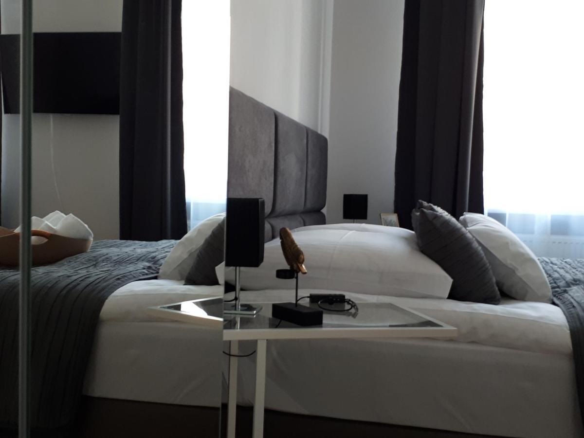 Rezydencja Marzec Hnězdno Exteriér fotografie