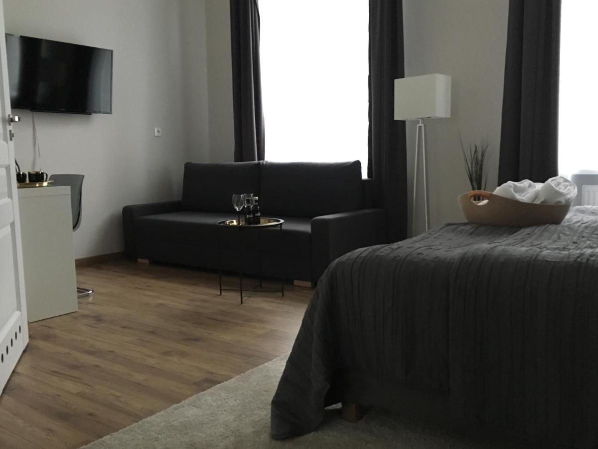 Rezydencja Marzec Hnězdno Exteriér fotografie