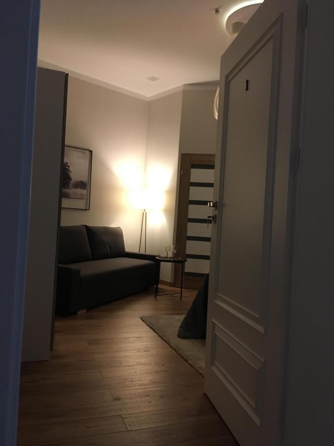 Rezydencja Marzec Hnězdno Exteriér fotografie