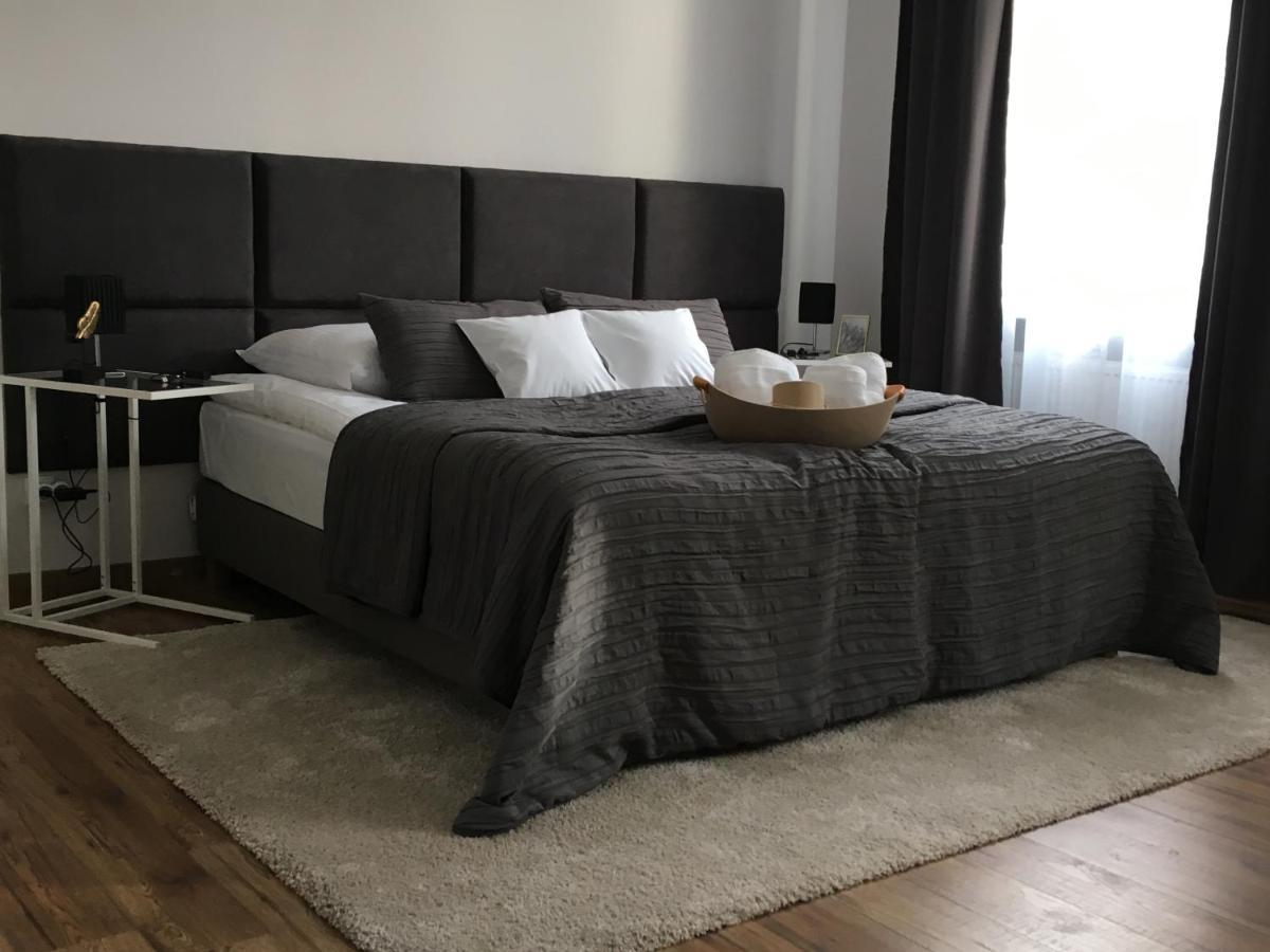 Rezydencja Marzec Hnězdno Exteriér fotografie